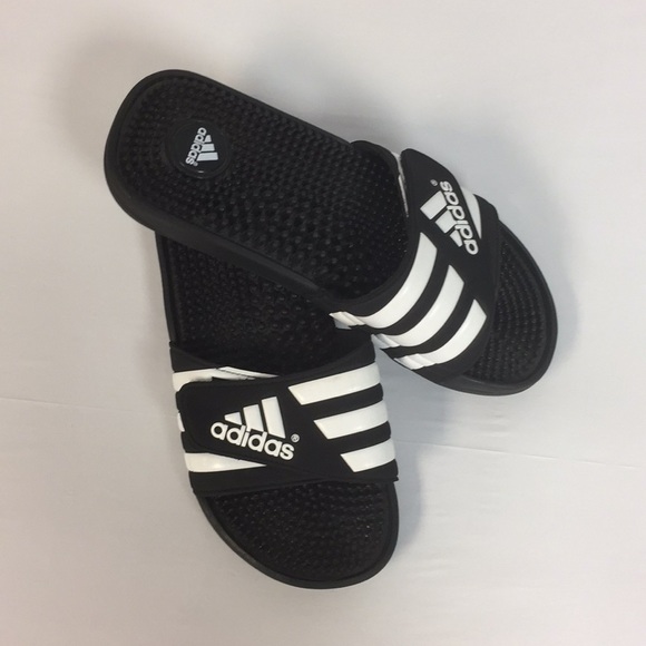 adidas Shoes - Adidas slides, Size 7